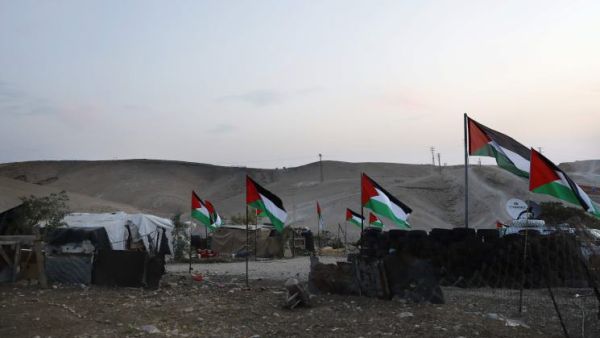 مصير قرية الخان الأحمر يثير قلقا دوليا بعد أن قالت إسرائيل إنها تعتزم هدم هذه القرية