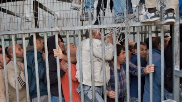 إصدار الالاف من تصاريح العمل الاضافية لعمال الضفة الغربية