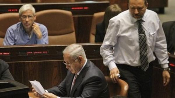 نتانياهو في الكنيست ومن ورائه ليبرمان