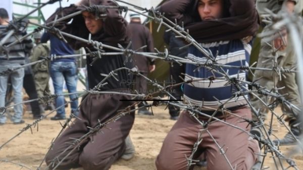 أُصيب أكثر من 100 أسير فلسطيني، الإثنين الماضي، في سجن “عوفر” إثر اعتداءات اسرائيلية