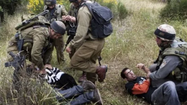جنود إسرائيليون يعتدون على شبان فلسطينيين في الضفة الغربية شاركوا بمسيرات حق العودة 