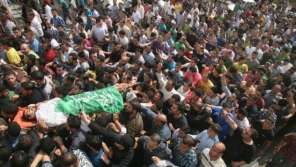 جنازة احد الناشطين اللذين اسشهدا في الخليل الجمعة
