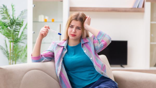 الصداع المستمر، والدوخة من أعراض الحمل في الأسبوع الأول

