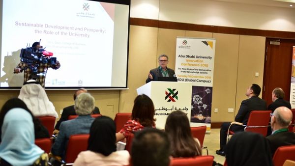 البرفيسور كريستوس بيتليس، عميد كلية إدارة الأعمال في جامعة أبوظبي. البرفيسور كريستوس بيتليس، عميد كلية إدارة الأعمال في جامعة أبوظبي.