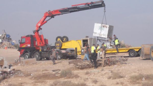 هدف قرية العراقيب اكثر من 82 مرة 