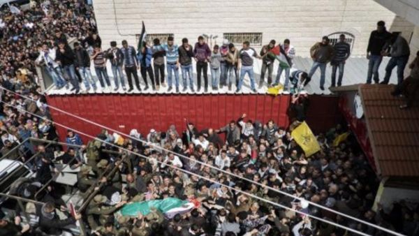 من تشييع عرفات جرادات الى مثواه الاخير/أ.ف.ب