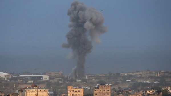 Smoke billows following an Israeli air strike in the southern Gaza Strip city of Rafah on October 17, 2018. Israel launched raids against targets in the Gaza strip today.(SAID KHATIB / AFP)
