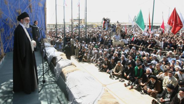 Ayatollah Ali Khamenei speaks to Ahwazi Arabs during a visit to Dehlavieh in the province of Khuzestan, on 25 March 2006. (AFP)