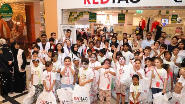 On the Occasion of “Eid” and “Smile 2.0” Programme, Aster Volunteers join hands with Emirates Red Crescent.