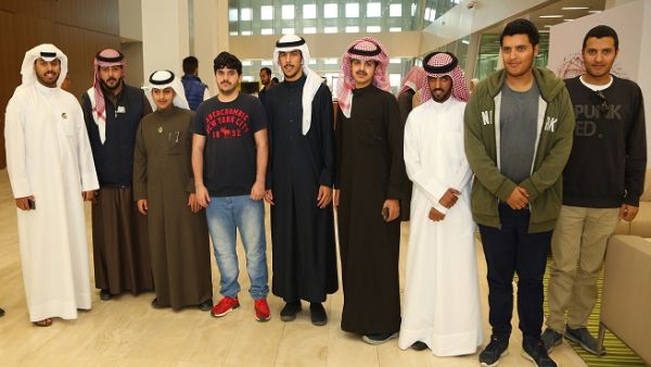 خلال الزيارة، استمع أعضاء الوفد الطلابي إلى عرض عن الدور المحوري الذي تؤديه المدينة التعليمية كمركز للتميز الأكاديمي. 