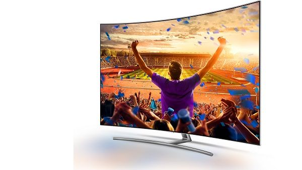 Each QLED TV offers truly immersive visuals that have been optimized by Samsung’s Q-Engine technology to reduce or eliminate issues that can affect other large TVs, such as noise and juddering. 