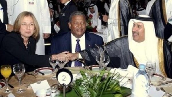 رئيس وزراء قطر مع وزيرة العدل الاسرائيلية /ارشيف