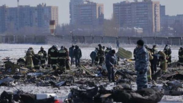  62 شخصا لقوا حتفهم في حادث تحطم الطائرة “بوينغ 800-737″ التابعة لشركة “فلاي دبي” 