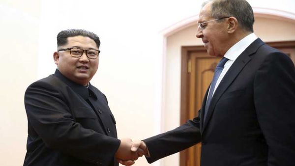 كيم جونغ اون يستقبل سيرغي لافروف في بيونغ يانغ