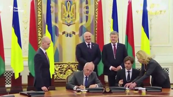 رئيسا أوكرانيا بيترو بوروشينكو وبيلاروس الكسندر لوكاشينكو