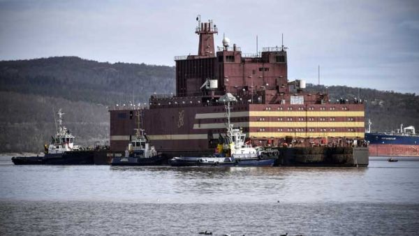 مرفأ مدينة مورمانسك النائية في شمال روسيا