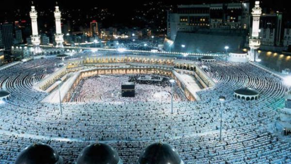إِنَّمَا يَعْمُرُ مَسَاجِدَ اللَّهِ