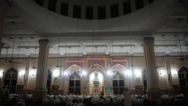 الصلاة داخل المساجد فقط في روسيا