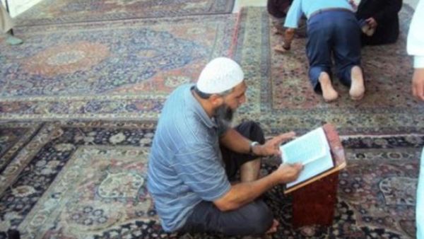 الاعتكاف سنة مؤكدة في رمضان ومستحب في العشر الأواخر