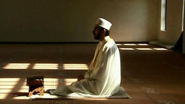 الدعاء عند الخروج من المسجد