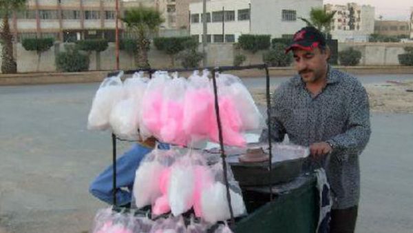 «غزل البنات»  من سمات ليالي رمضان في مصر