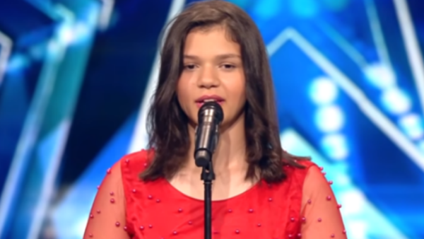 Egyptian contestant Sana Nabil, the granddaughter of Um Kulthum, lit the 'Arabs Got Talent' stage and deserved the Golden Buzzer from actor Ahmed Hilmi (Source: Arabs Got Talent - Youtube)