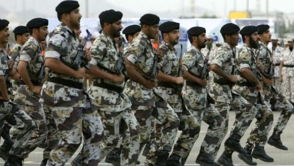 جنود سعوديون خلال عرض عسكري