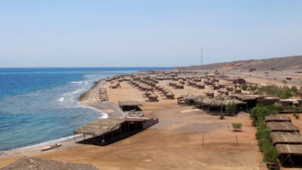A beach resort on the East coast of Egypt's Sinai Peninsula is empty of tourists due to flaring violence in the area (Source: AFP/Clemens Wortmann)