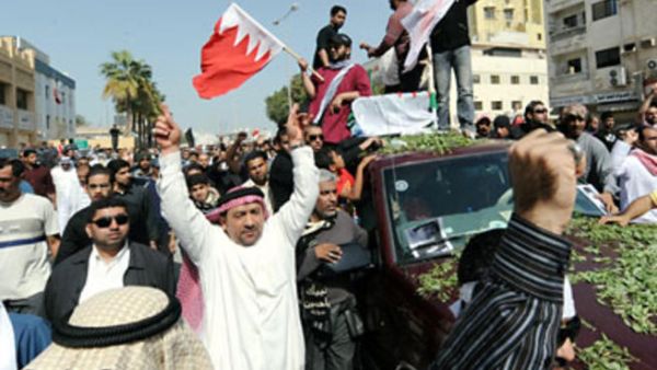 ان الهدف من هذه الدراسة الشاملة هو الوقوف على حجم تأثيرات الأحداث المؤسفة التي عاشتها البحرين مؤخرًا، وانعكاسات هذه الأحداث على مجمل أوضاع الاقتصاد الوطني، والأهم هو تقديم الرؤى والمقترحات اللازمة للخروج من تداعيات هذه الأزمة