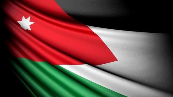 ان القطاع الخاص يتطلع إلى دعوة جادة من الحكومة للجلوس معا والحديث بمنتهى الصراحة والوضوح حول العديد من المشاريع الكبرى، وكيف سيتمكن القطاع الخاص من المساهمة في تنفيذها؟ وماذا ستقدم له الحكومة من حوافز ومزايا أسوة بما يقدم للمستثمر الأجنبي والشريك الاستراتيجي؟