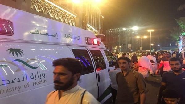 إصابة 18 معتمرا جراء تدافع في ساحات الحرم المكي