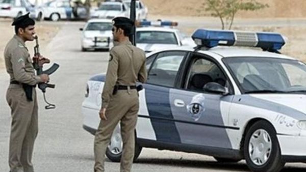 عنصران من قوات الامن السعودية
