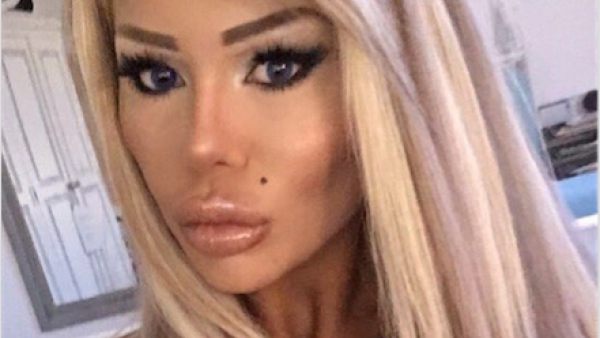 Charms has gained a devoted following thanks to her retro look and LL boobs.