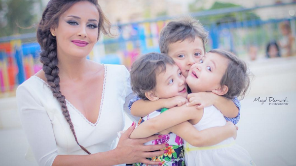 Kinda with her kids Fares, Catalia and Christine. (Instagram)