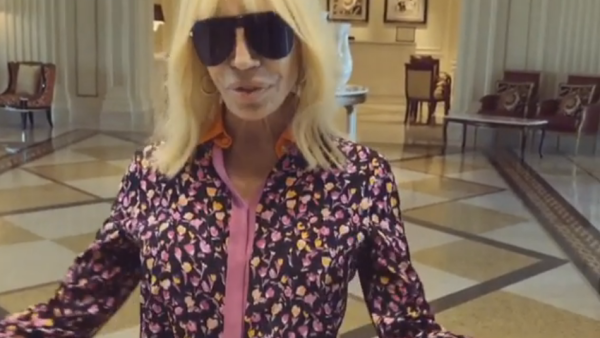 Donatella at her hotel in Dubai earlier today. (Instagram)
