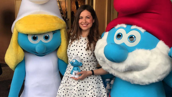 Raya on tour with the Smurfs. (Facebook)