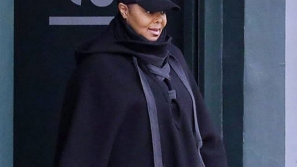 Spotted out for the first time since her breakup. (Instagram)