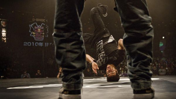 Yemeni break dancers or ' B-Boys', a growing sensation in Sana'a Yemeni break dancers or ' B-Boys', a growing sensation in Sana'a