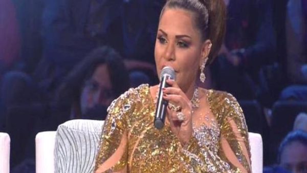 الفنانة الإماراتية أحلام في الحلقة الأخيرة من عرب أيدول الموسم الأول