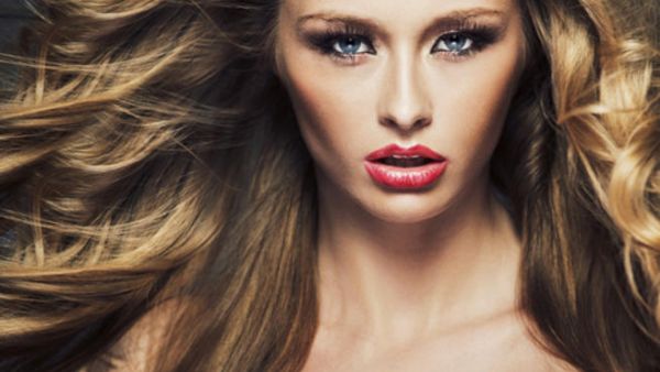 نصائح تجميليّة تساعدكِ في تحسين طلّتكِ وفقاً لشكل وجهكِ