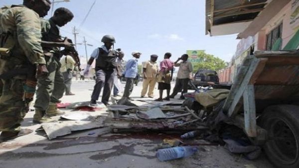 انتحاري يهاجم مطعم مزدحم بالعاصمة الصومالية