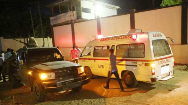 سيارة يقودها انتحاري انفجرت أمام البوابة الخلفية لمقر البرلمان الصومالي