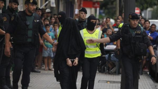 An 18-year-old Moroccan woman in Spain arrested under suspicions of being part of Daesh. (AFP/File)