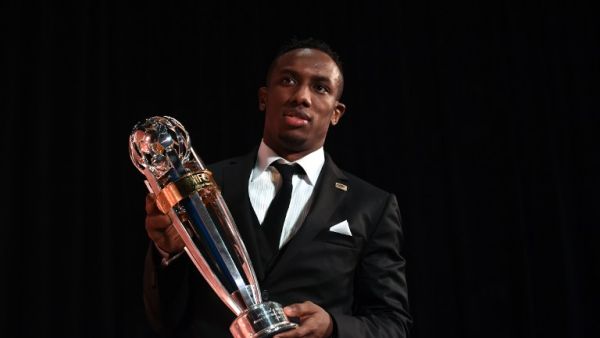 UAE player Ahmad Khalil, winner of the AFC Player of the Year Award poses with the trophy at the Asian Football Confederation (AFC)'s Annual Awards in Gurgaon, on the outskirts of New Delhi on November 29, 2015. AFP PHOTO / SAJJAD HUSSAIN
SAJJAD HUSSAIN / AFP