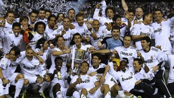 لاعبو ريال مدريد يحتفلون بلقب كأس ملك إسبانيا قبل موسمين