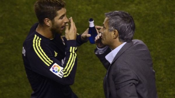 صورة أرشيفية لمورينيو وراموس حينما كان الأول مدرباً لريال مدريد