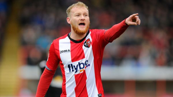 Robbie Simpson in action for Exeter City against Crewe Alexandra. (Photo: Graham Hunt//ProSports/Rex/Shutterstock)