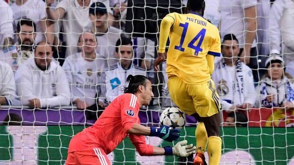 نافاس يهدي ماتويدي هدف يوفنتوس الثالث