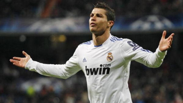 هل البرتغالي كريستيانو رونالدو هو أفضل لاعب في التاريخ؟