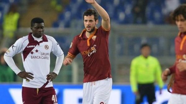 ديسترو يحتفل بهدفه